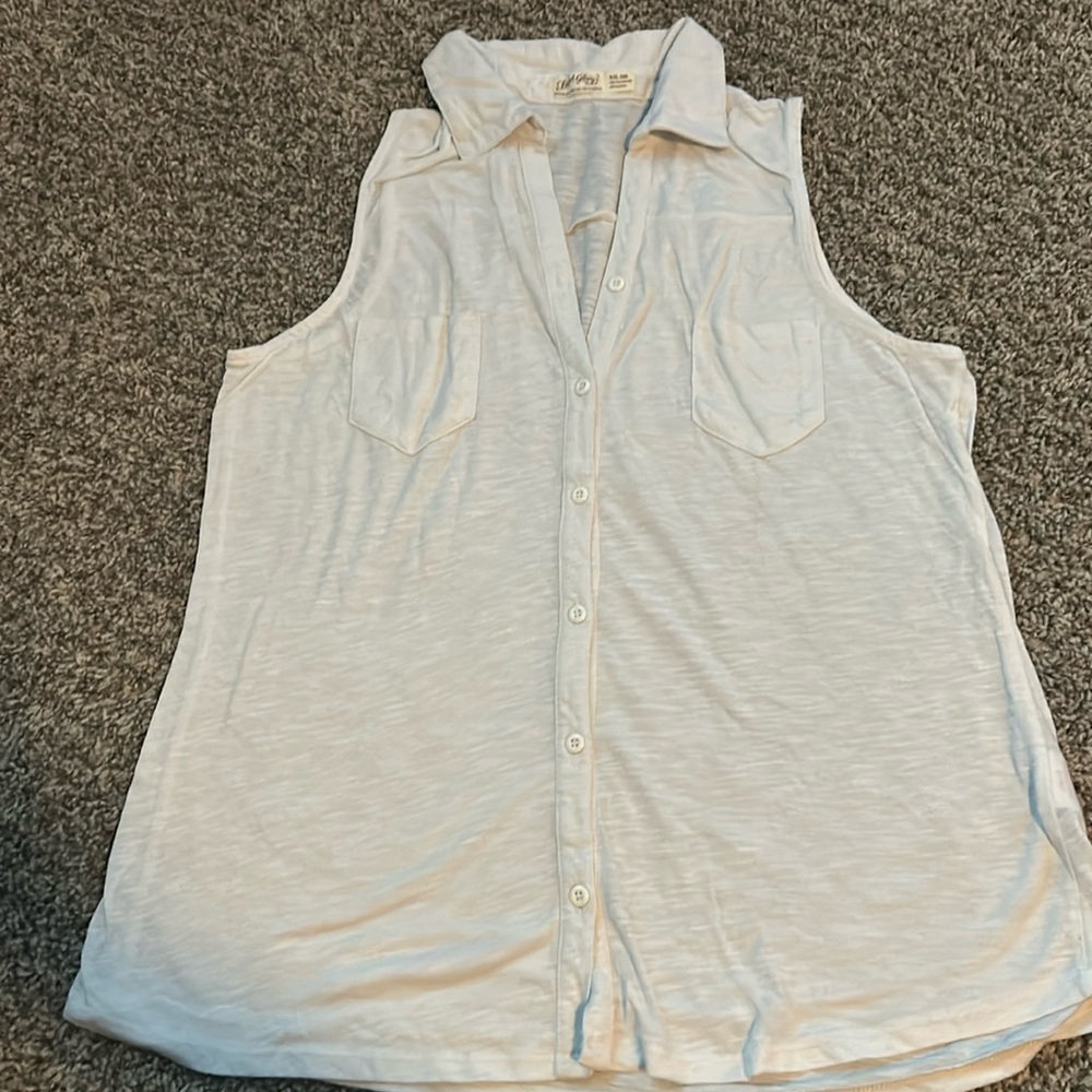 Collared white tank
